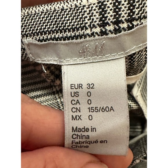 H&M black white plaid flat front ankle pants size 0 - Picture 3 of 10